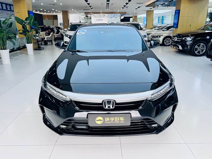 Фото 2 - Honda Inspire