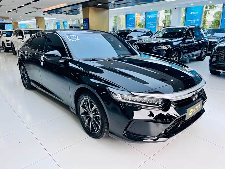 Фото 3 - Honda Inspire