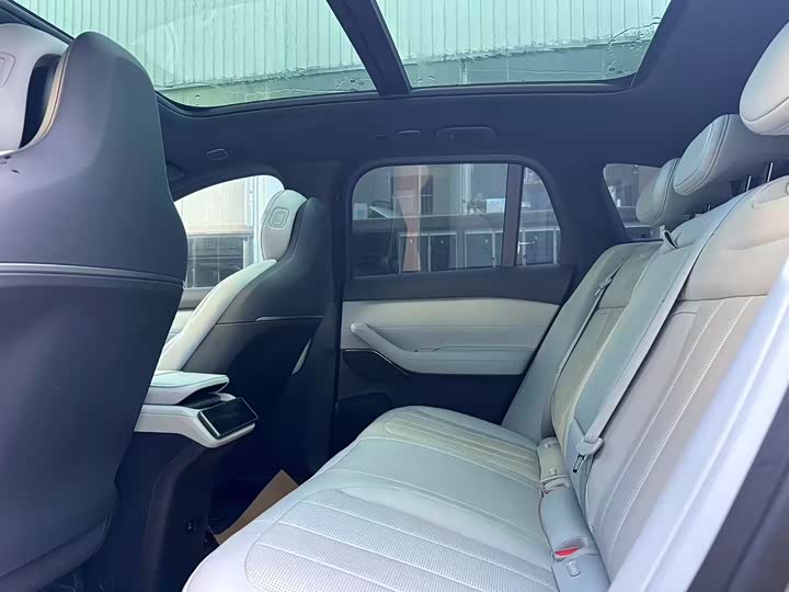 Фото 6 - Nio ES6