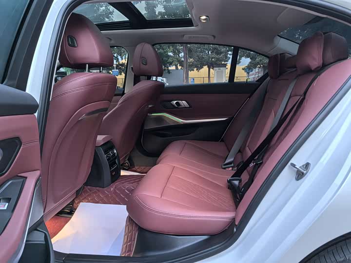 Фото 12 - BMW i3