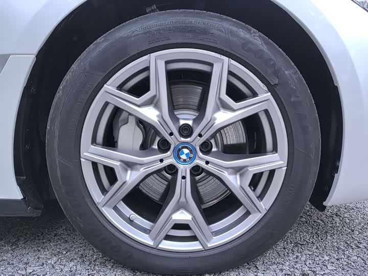 Фото 15 - BMW i3