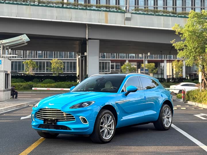 Фото 3 - Aston Martin DBX