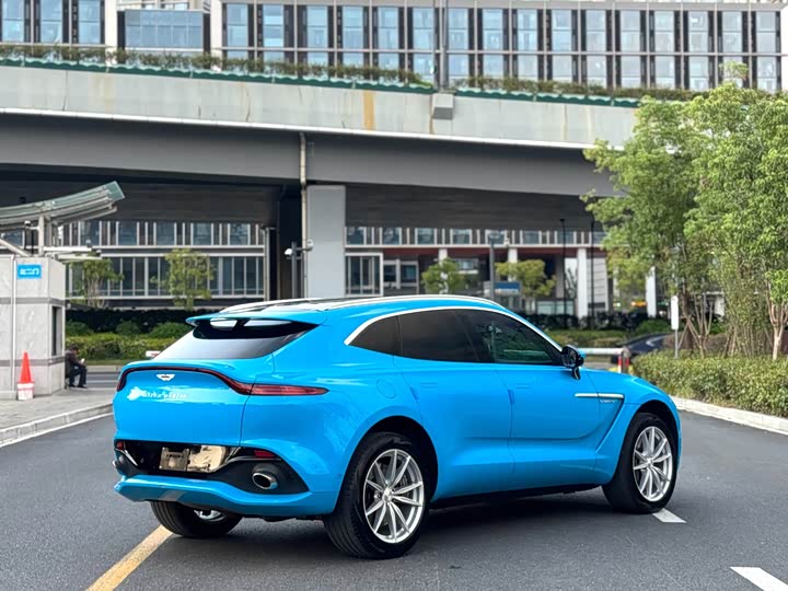 Фото 8 - Aston Martin DBX