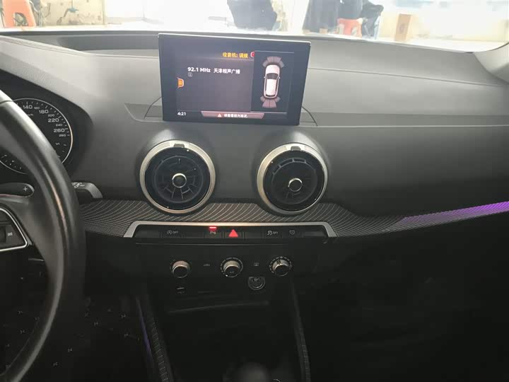 Фото 13 - Audi Q2L