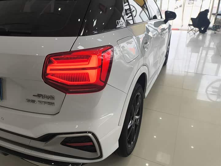 Фото 8 - Audi Q2L