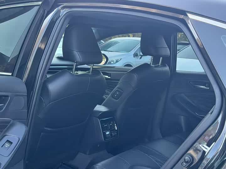 Фото 5 - Toyota Avalon