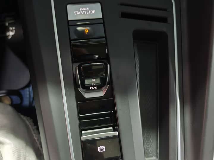 Фото 13 - Volkswagen Golf