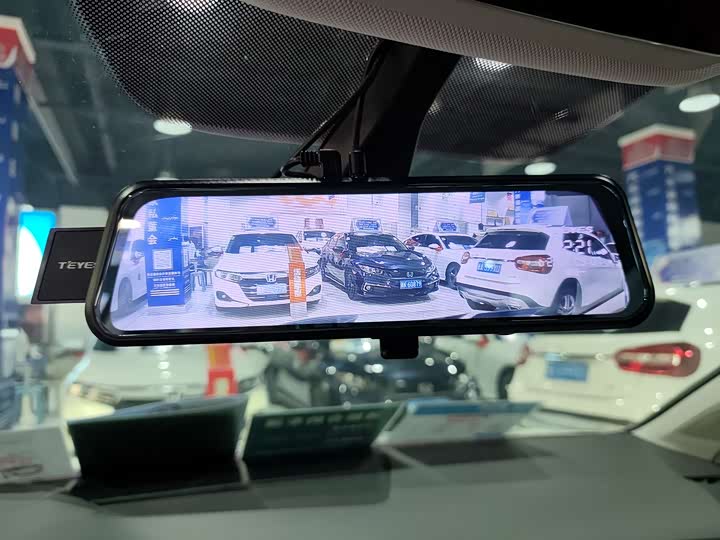 Фото 14 - Volkswagen Golf