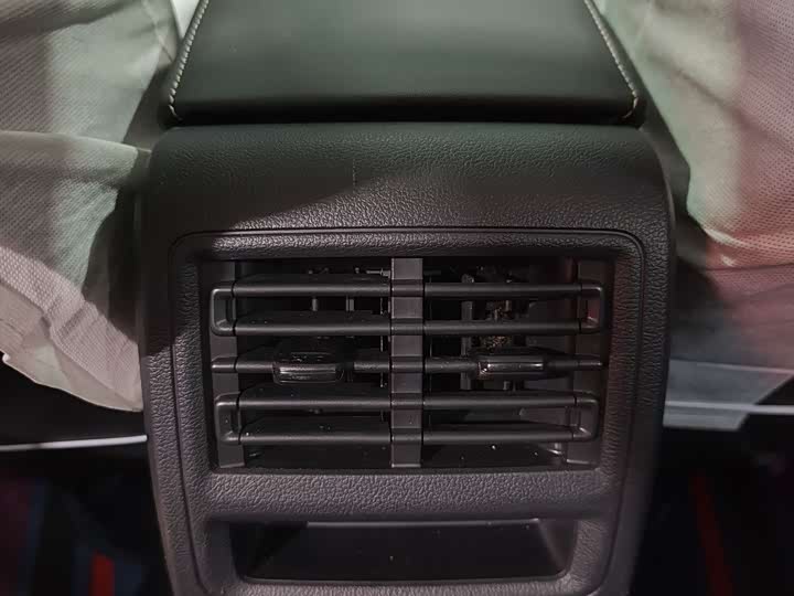 Фото 15 - Volkswagen Golf