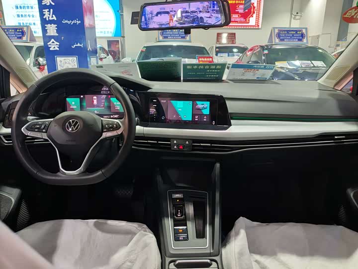 Фото 5 - Volkswagen Golf