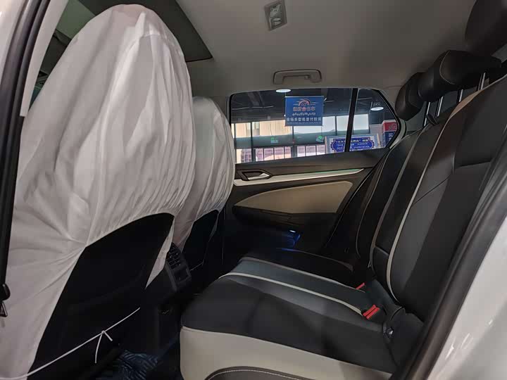 Фото 6 - Volkswagen Golf