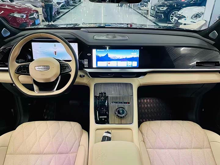 Фото 8 - Geely Monjaro