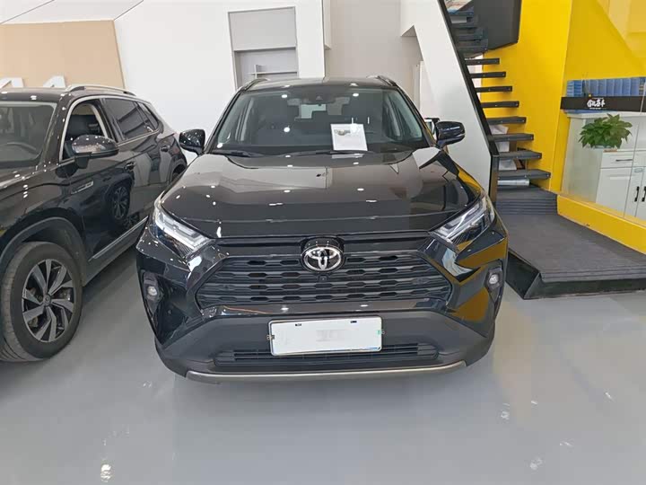 Фото 3 - Toyota RAV4