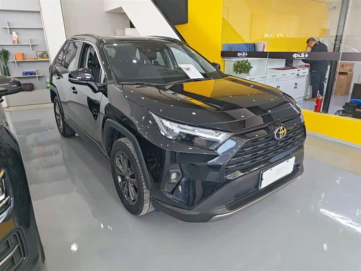 Фото 4 - Toyota RAV4