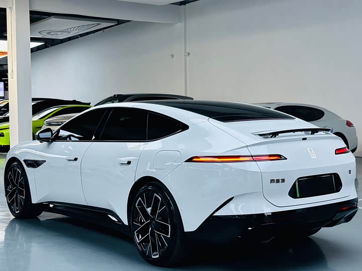 Фото 13 - Avatr 12