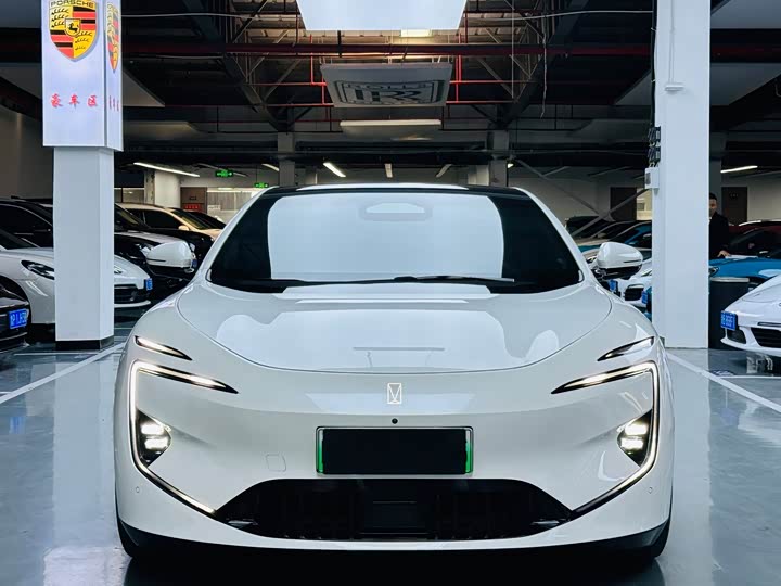 Фото 2 - Avatr 12