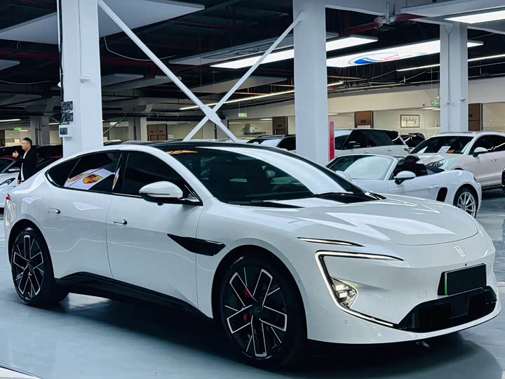 Фото 3 - Avatr 12