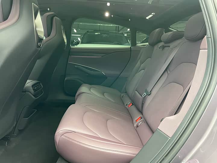 Фото 13 - Xiaomi SU7