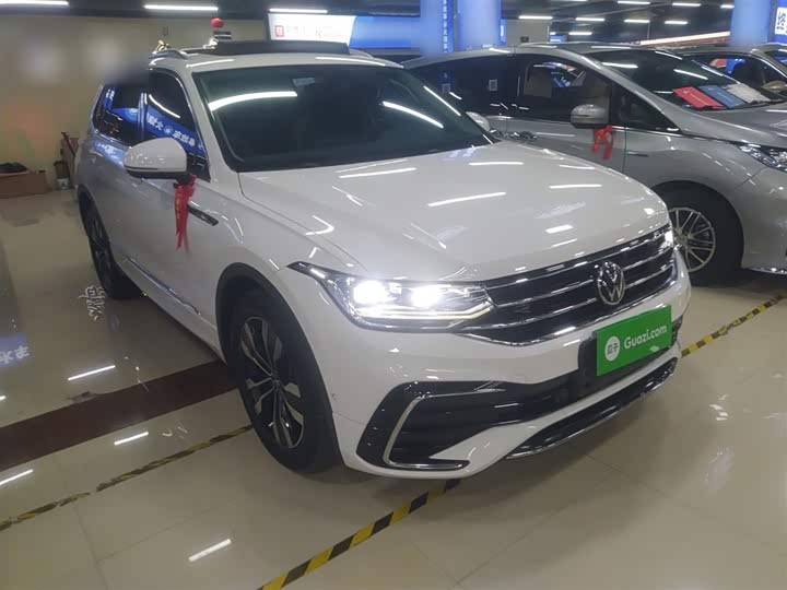 Фото 4 - Volkswagen Tiguan L Pro