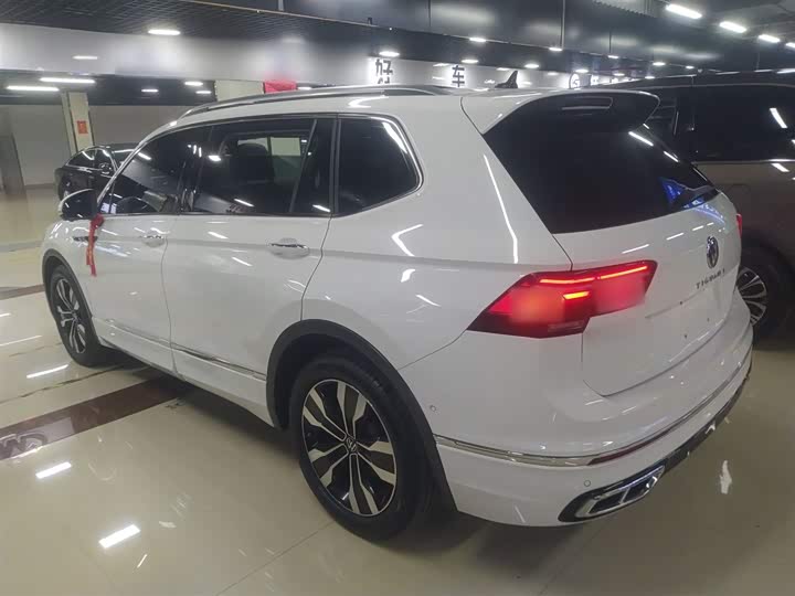 Фото 6 - Volkswagen Tiguan L Pro