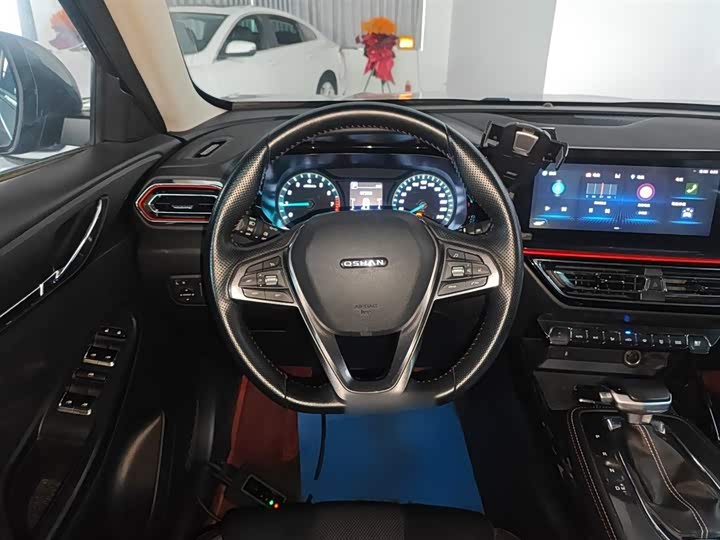 Фото 11 - Changan Oshan X5