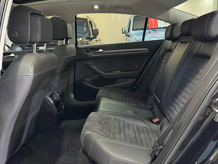 Фото 5 - Volkswagen Magotan