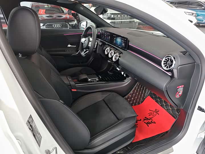 Фото 15 - Mercedes-Benz A-Class