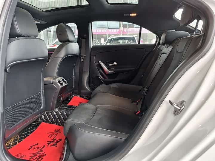 Фото 16 - Mercedes-Benz A-Class