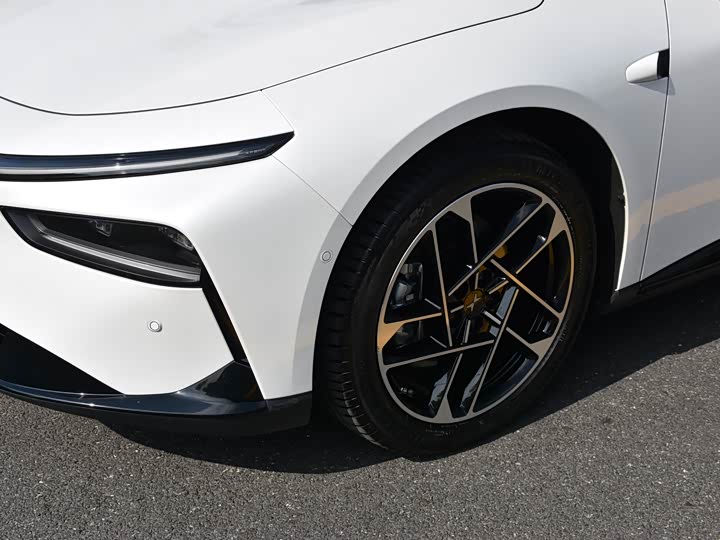 Фото 6 - XPeng F57