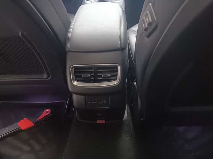 Фото 10 - Hongqi H5