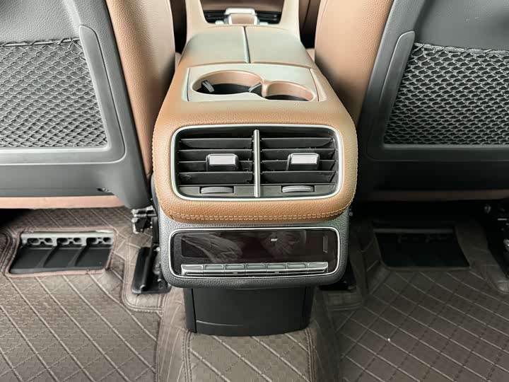 Фото 14 - Mercedes-Benz GLS-Class