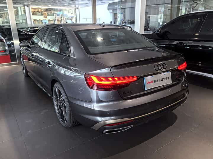 Фото 4 - Audi A4L