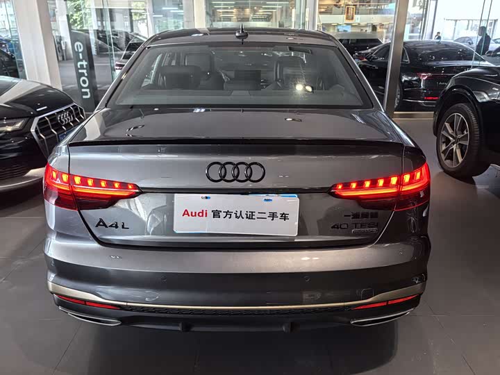 Фото 6 - Audi A4L