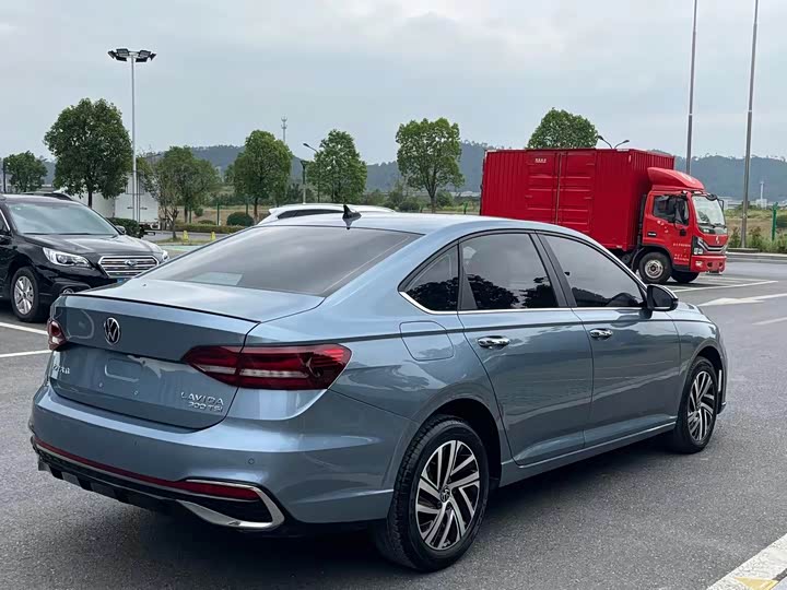 Фото 8 - Volkswagen Lavida