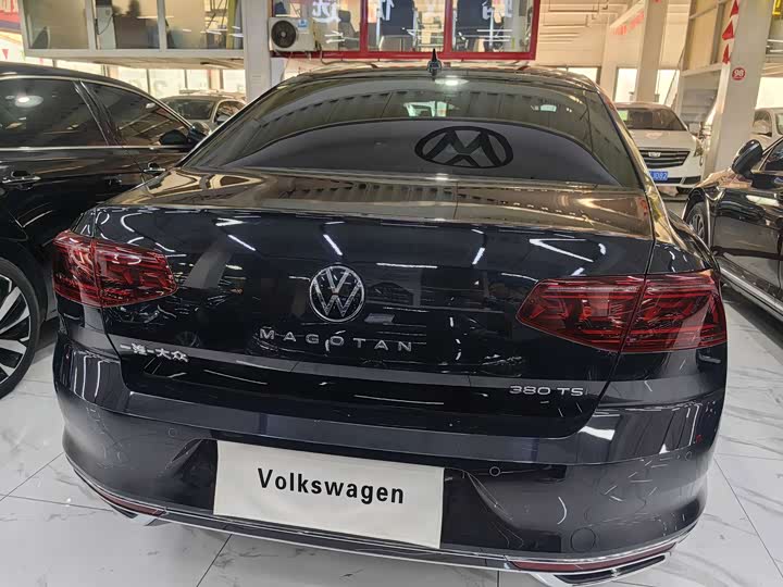 Фото 13 - Volkswagen Magotan