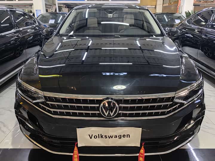 Фото 2 - Volkswagen Magotan