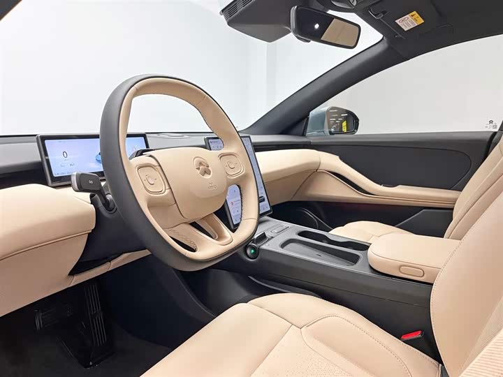 Фото 15 - Nio ET5T