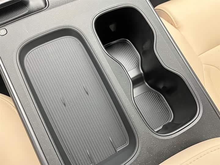 Фото 19 - Nio ET5T