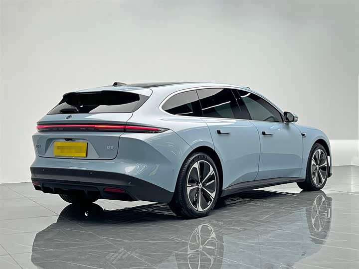 Фото 6 - Nio ET5T