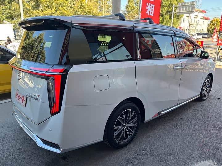 Фото 7 - GAC Trumpchi M8