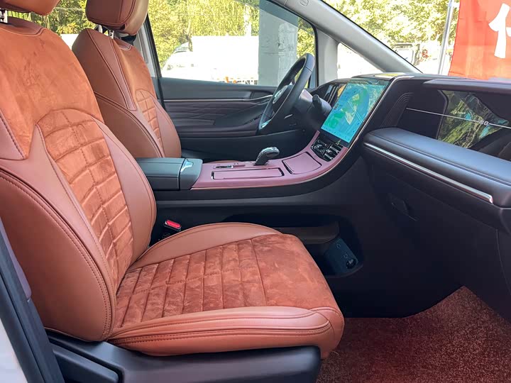 Фото 9 - GAC Trumpchi M8