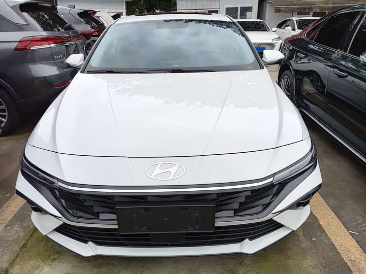 Фото 2 - Hyundai Elantra N line