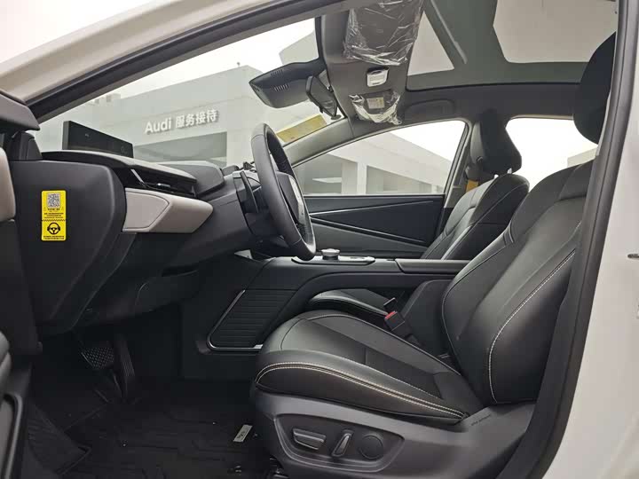 Фото 3 - Toyota bZ5