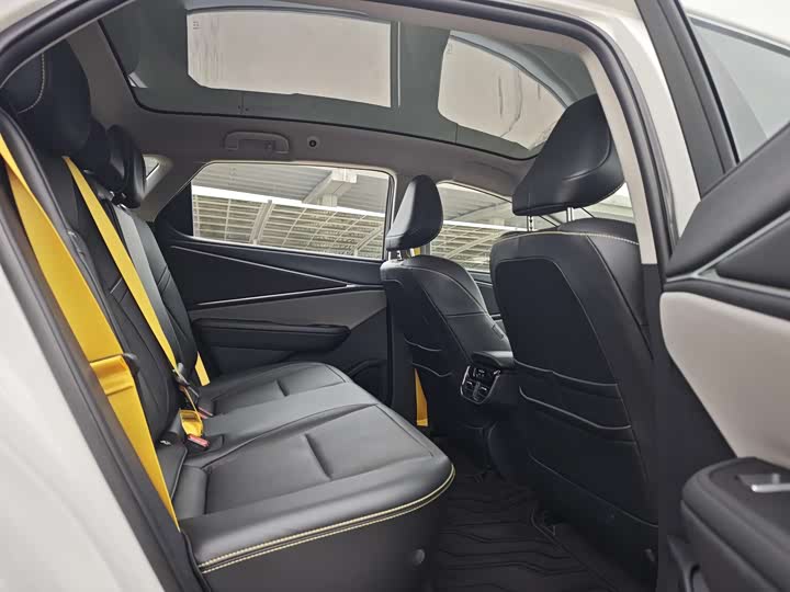 Фото 4 - Toyota bZ5