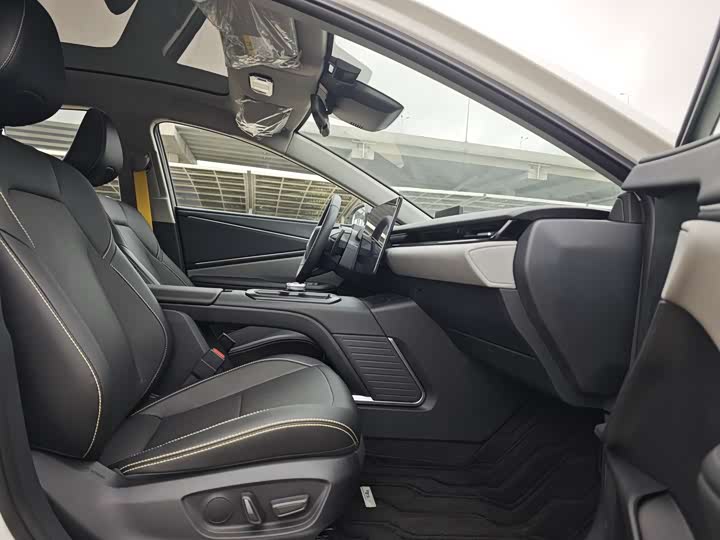 Фото 5 - Toyota bZ5