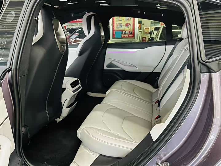 Фото 6 - Xiaomi SU7