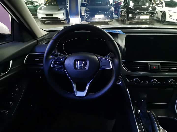 Фото 11 - Honda Accord