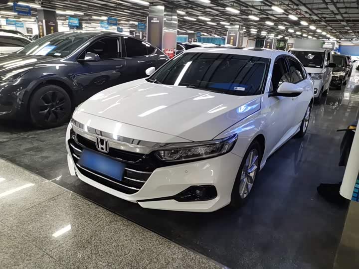 Фото 2 - Honda Accord