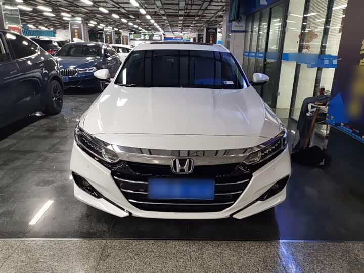 Фото 3 - Honda Accord