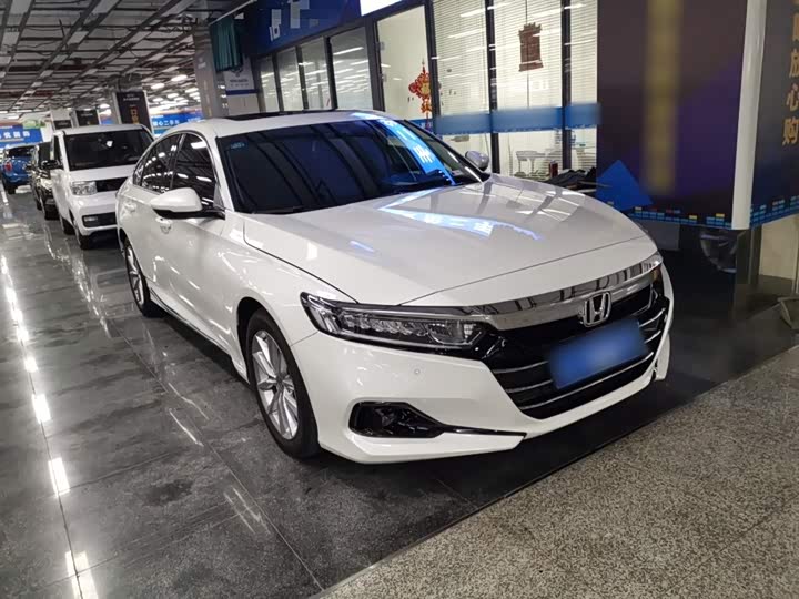 Фото 4 - Honda Accord